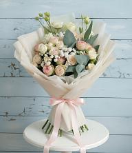 Букет цветов из:  Розы и Лизиантусы в Алфиомво