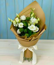 Букет цветов из:  Хризантемы и Лизиантусы в Алфиомво