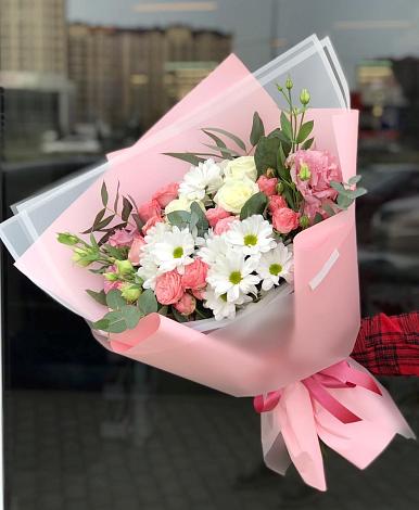 Букет цветов из: Розы, Лизиантусы и Хризантемы в Алфиомво