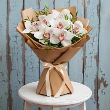 Букет Белые орхидеи в Алфиомво Букет цветов из:  Орхидеи и Розы в Алфиомво